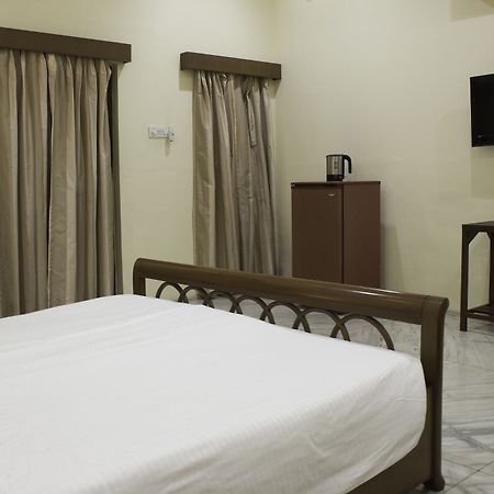 Turf Club House Hotel Pune Exterior photo