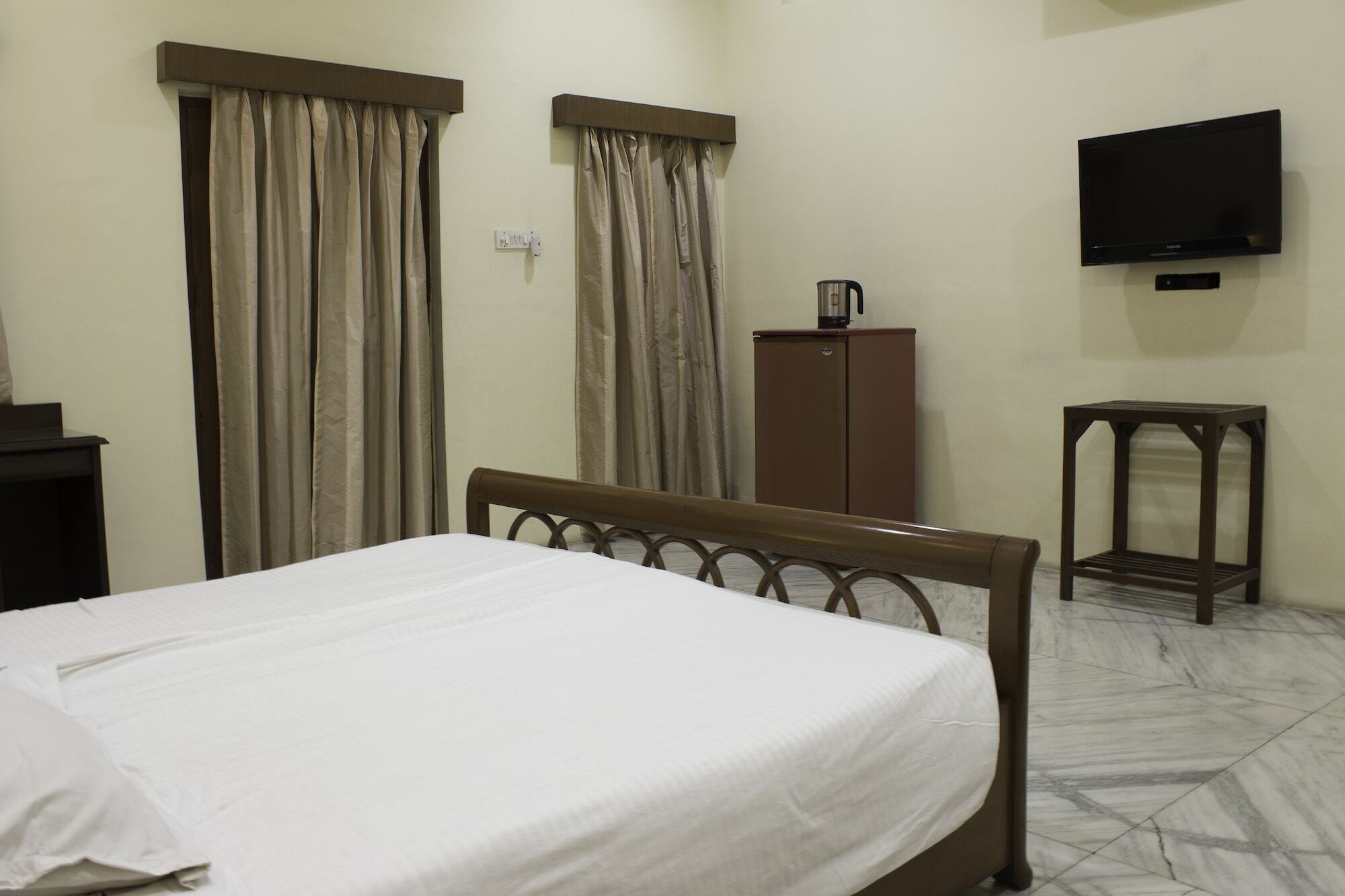 Turf Club House Hotel Pune Exterior photo